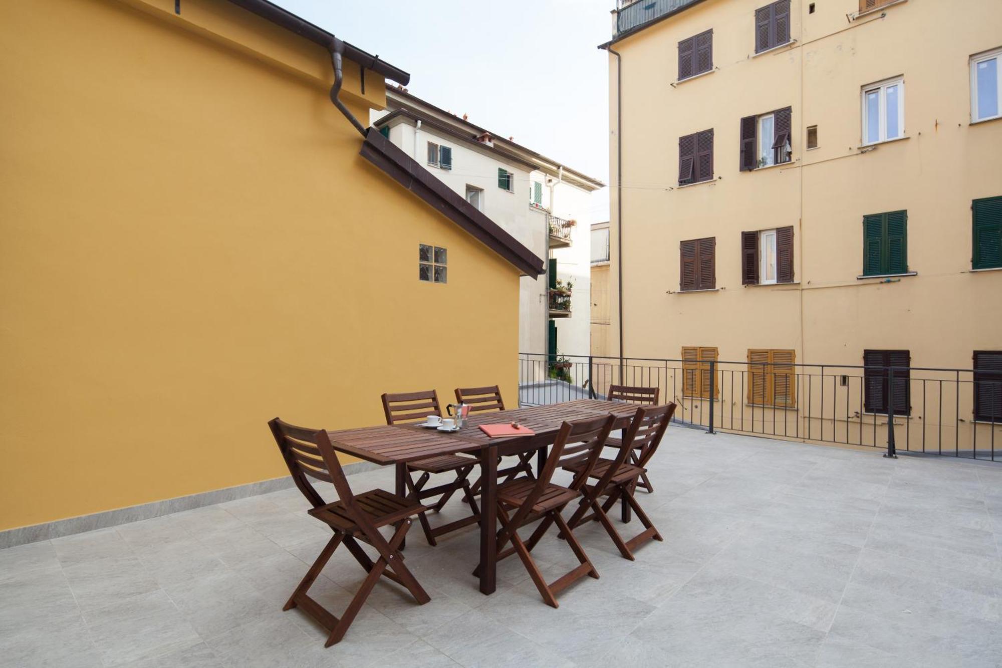 Cv5 - La Spezia City Center - Wide Modern Apartment Walking Distance To The Station To Cinque Terre - Big Terrace On The Roofs Exteriör bild