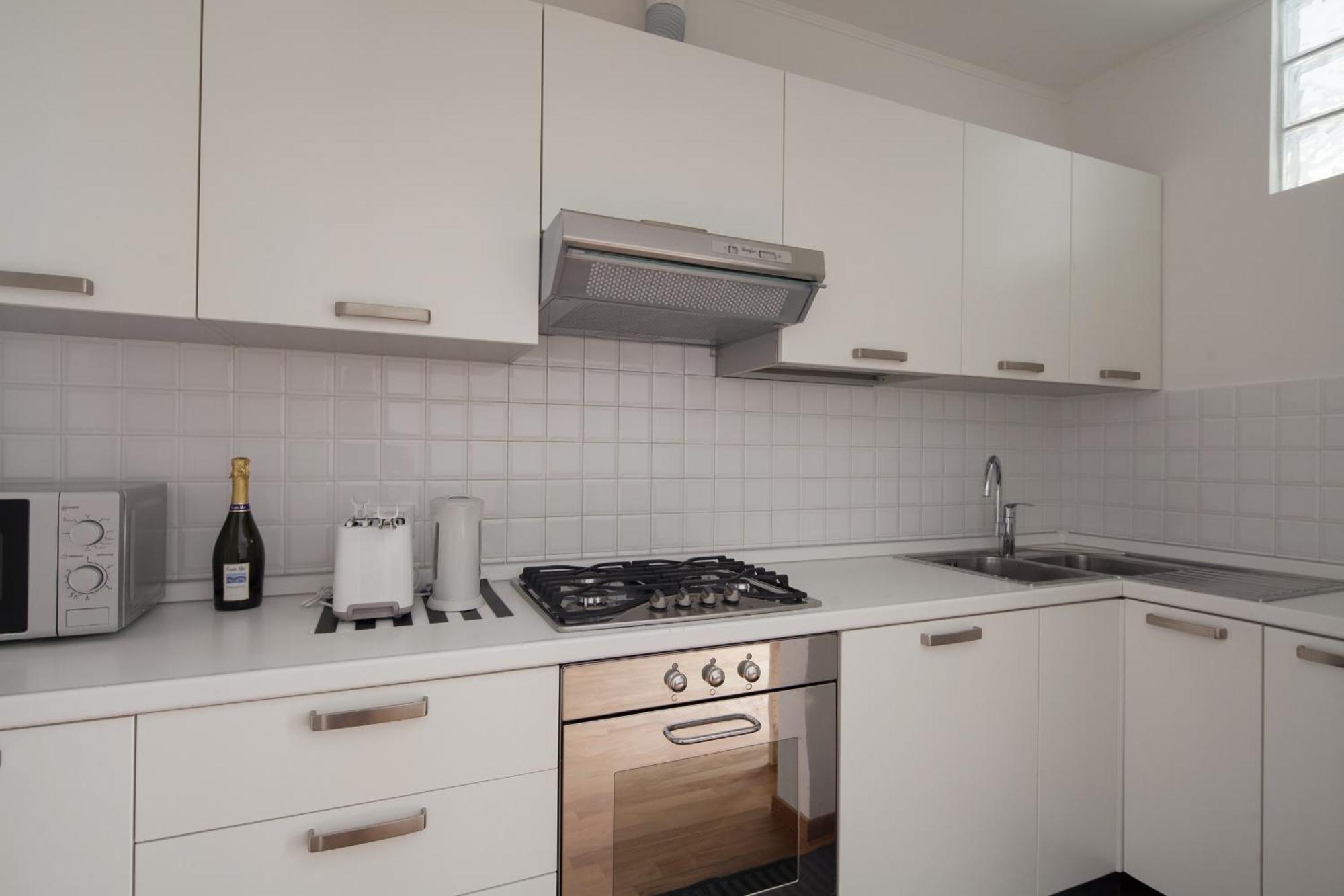 Cv5 - La Spezia City Center - Wide Modern Apartment Walking Distance To The Station To Cinque Terre - Big Terrace On The Roofs Exteriör bild