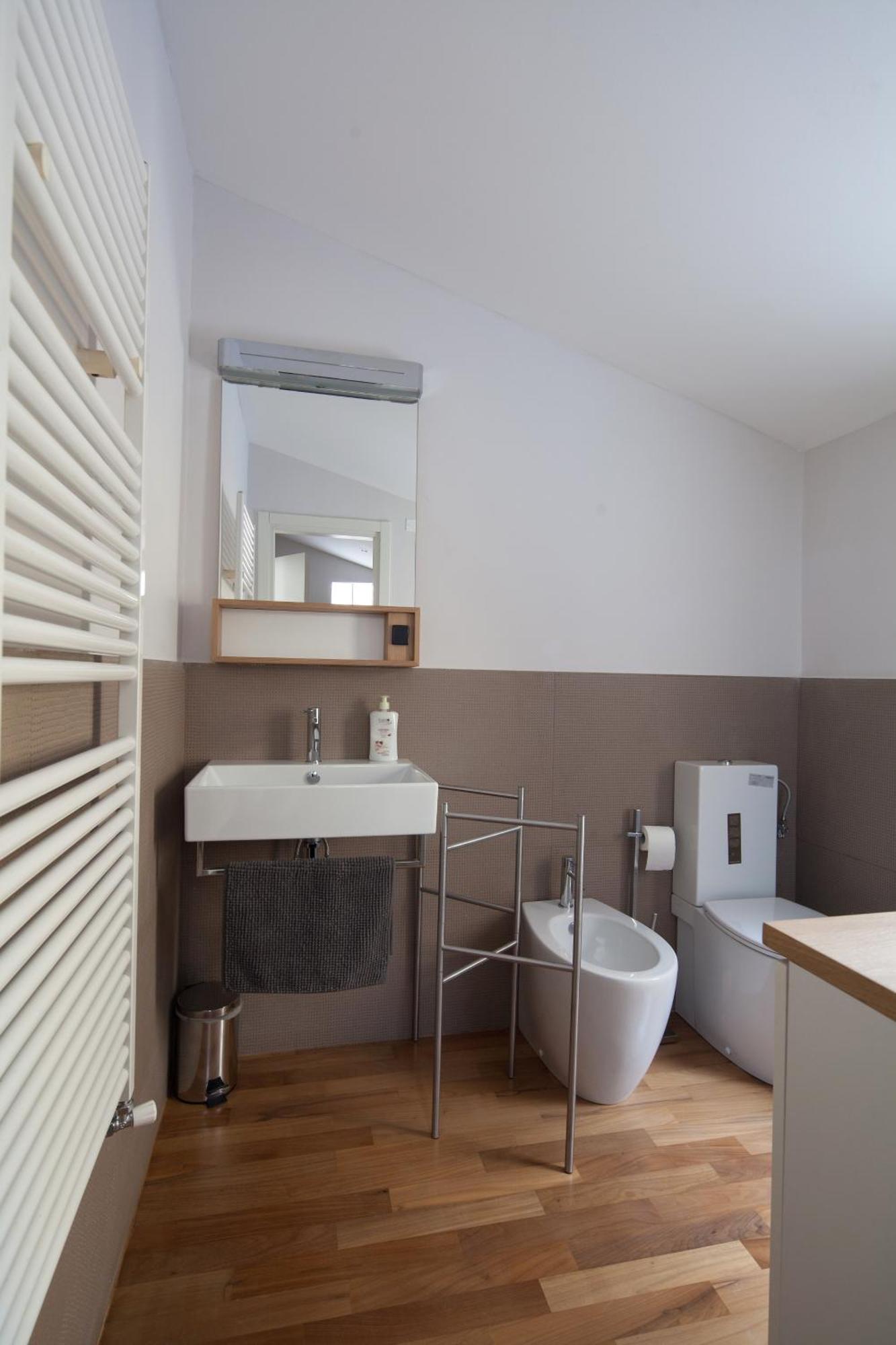 Cv5 - La Spezia City Center - Wide Modern Apartment Walking Distance To The Station To Cinque Terre - Big Terrace On The Roofs Exteriör bild